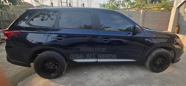Mitsubishi Outlander 2016 Blue
