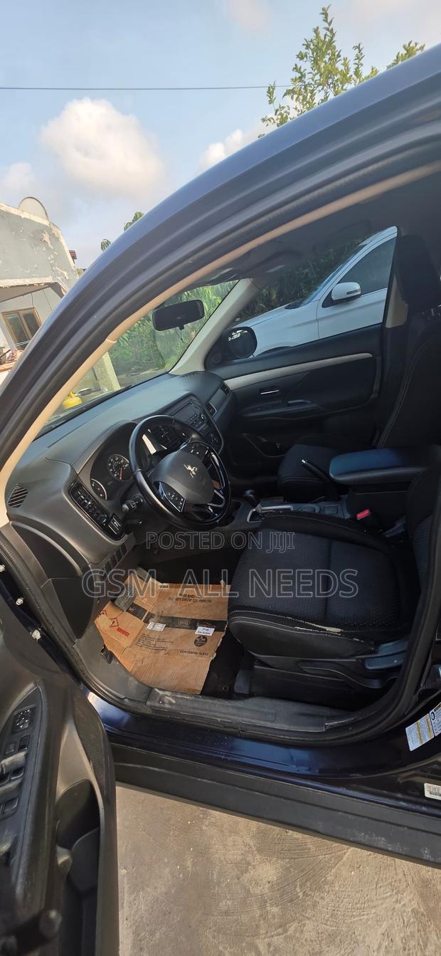 Mitsubishi Outlander 2016 Blue