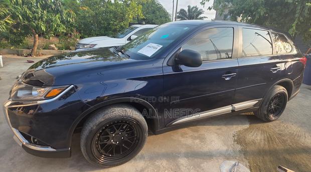 Mitsubishi Outlander 2016 Blue