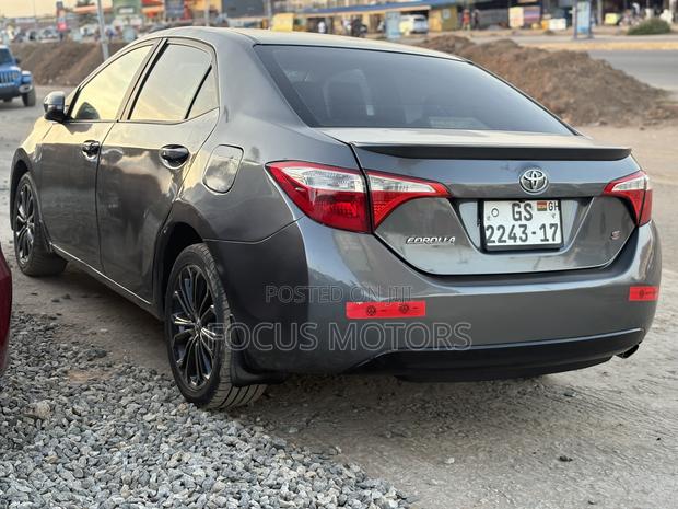 Toyota Corolla S 4dr Sedan (1.8L 4cyl CVT) 2016 Gray