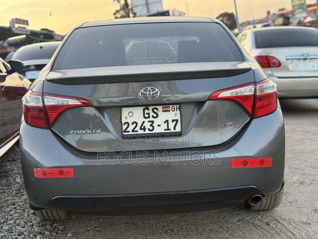 Toyota Corolla S 4dr Sedan (1.8L 4cyl CVT) 2016 Gray