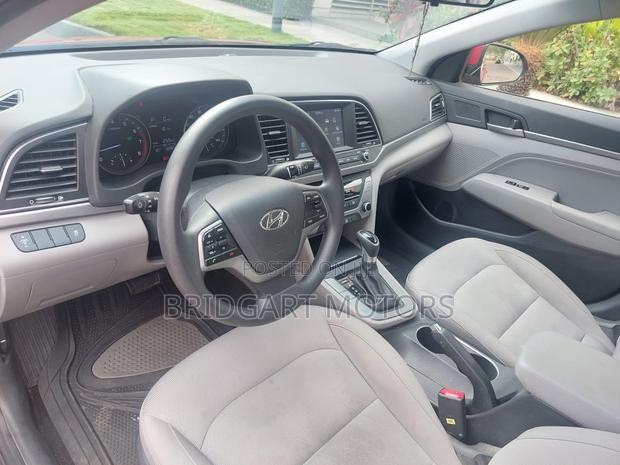 Hyundai Elantra 2017 Red