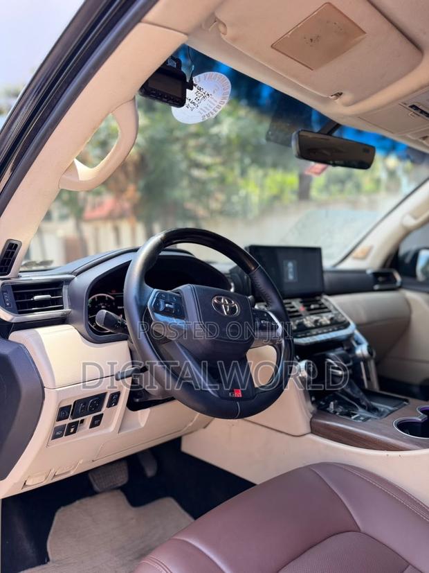 Toyota Land Cruiser 4.0 V6 GXR 2018 Black