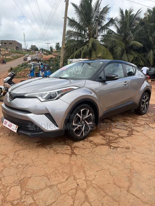 Toyota C-HR LE FWD 2019 Silver