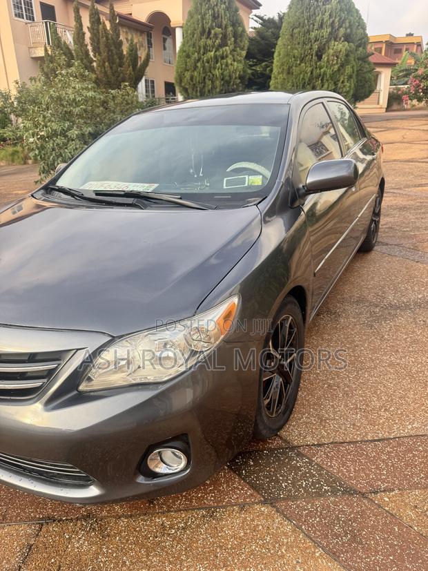 Toyota Corolla 2013 Gray