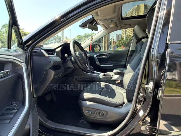 Toyota RAV4 2021 Black