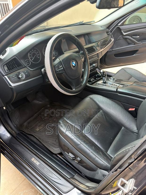 BMW 528i 2011 Gray