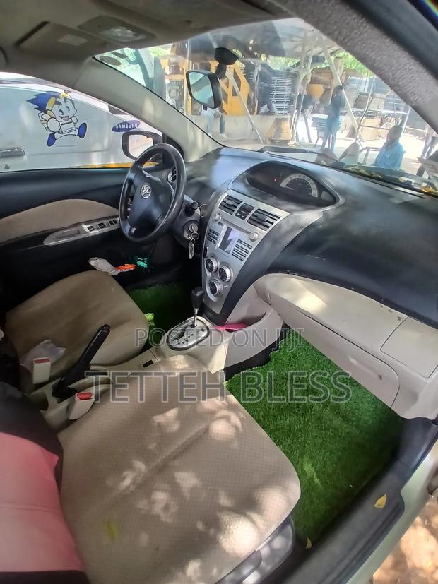 Toyota Belta 2006 Silver