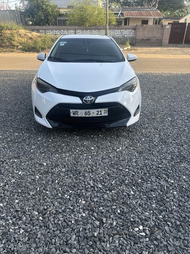 Toyota Corolla 2018 White