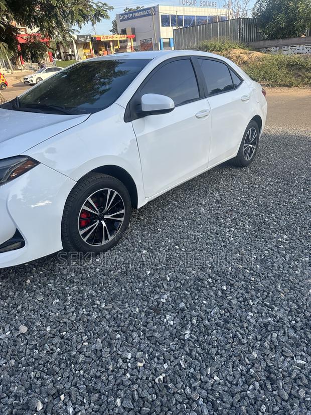 Toyota Corolla 2018 White