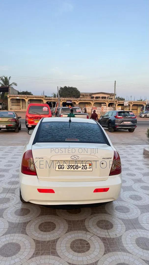 Hyundai Accent GLS Automatic 2010 White