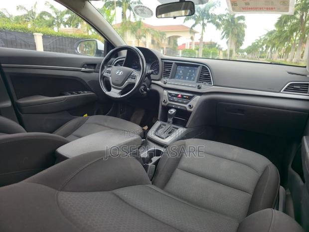 Hyundai Elantra 2017 White
