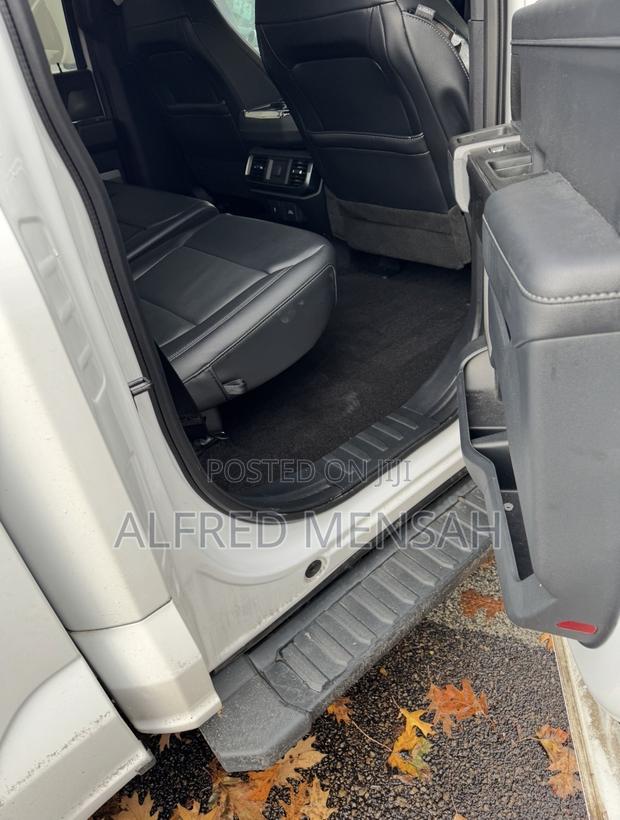 Ford F-150 XLT 2022 White