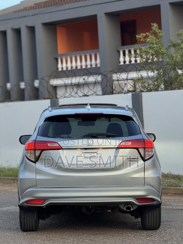 Honda HR-V Touring AWD 2019 Silver