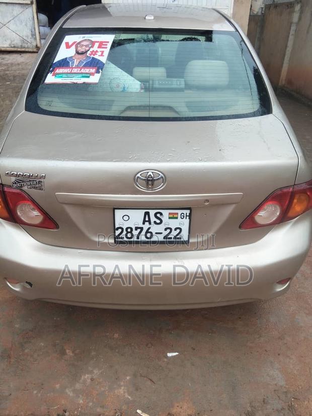 Toyota Corolla 2009 Gold