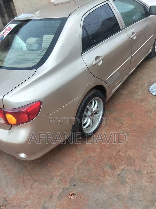Toyota Corolla 2009 Gold