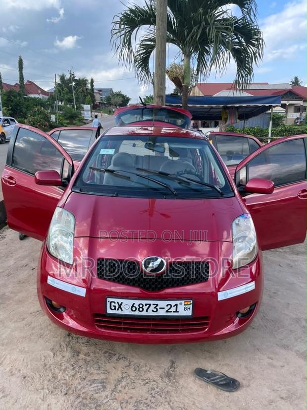 Toyota Vitz 1.3 FWD 5dr 2010 Red