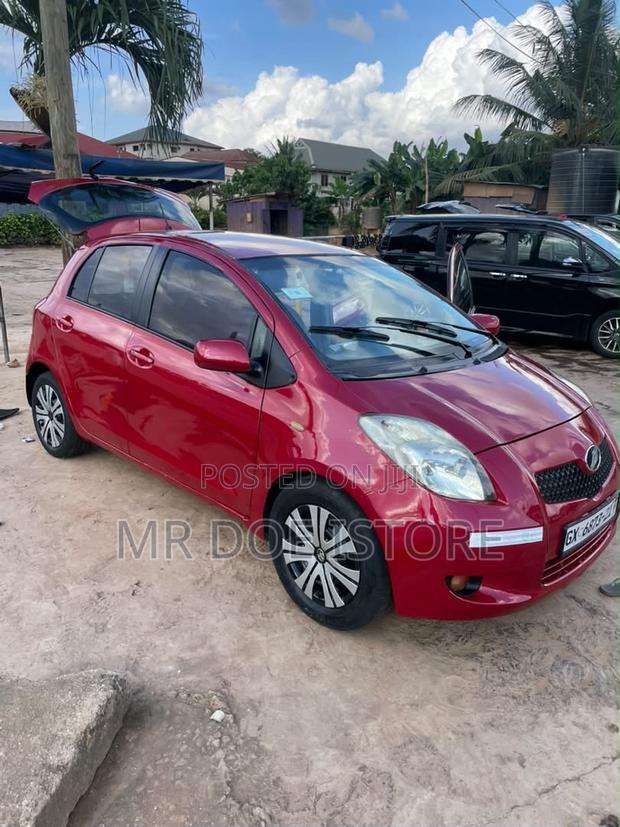 Toyota Vitz 1.3 FWD 5dr 2010 Red