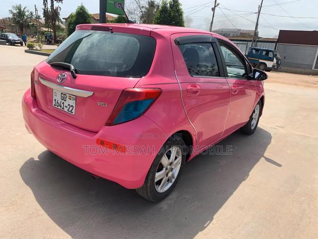 Toyota Vitz 1.3 FWD 3dr 2012 Pink