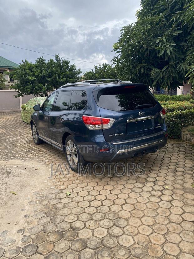 Nissan Pathfinder Platinum 4dr 4x4 (3.5L 6cyl) 2016 Blue