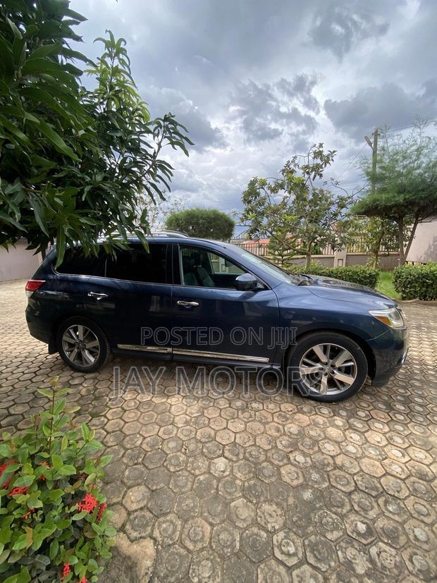 Nissan Pathfinder Platinum 4dr 4x4 (3.5L 6cyl) 2016 Blue