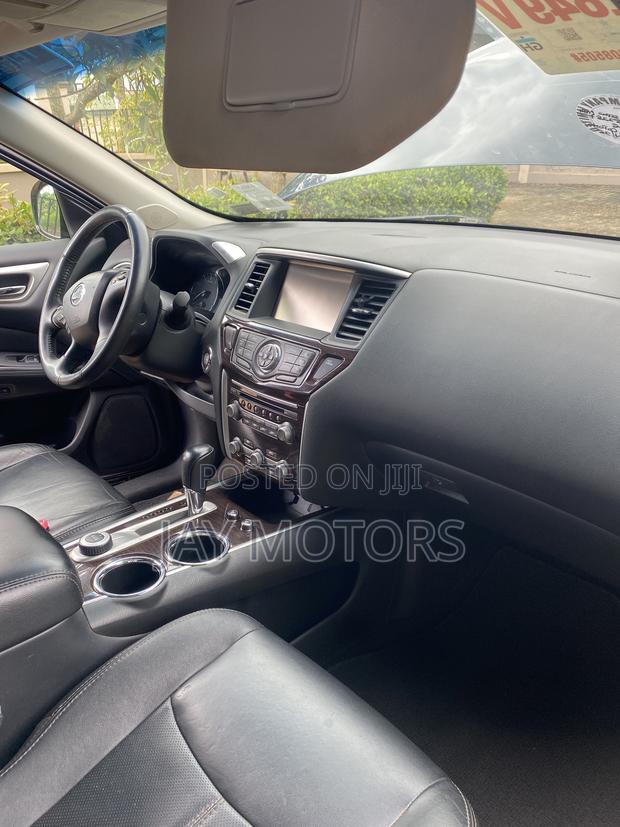 Nissan Pathfinder Platinum 4dr 4x4 (3.5L 6cyl) 2016 Blue