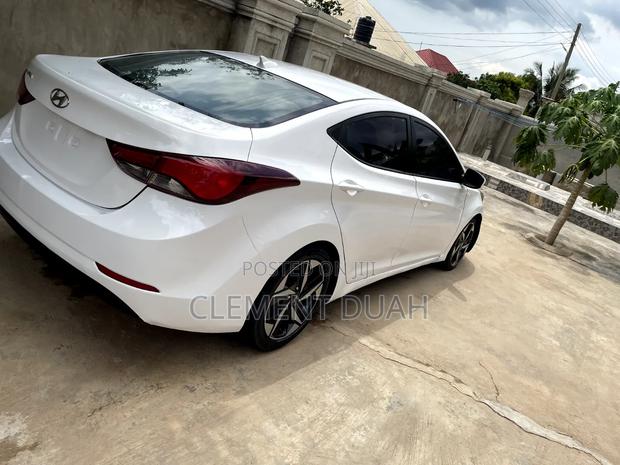 Hyundai Elantra SE Sedan FWD (1.8L 4cyl 6A) 2016 White