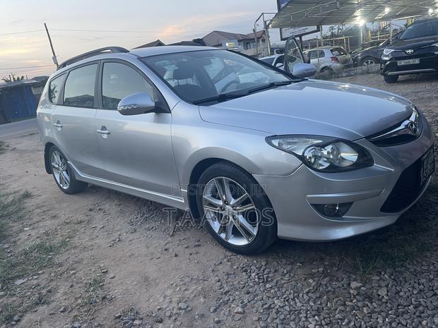 Hyundai i30 cw 2.0 2011 Silver