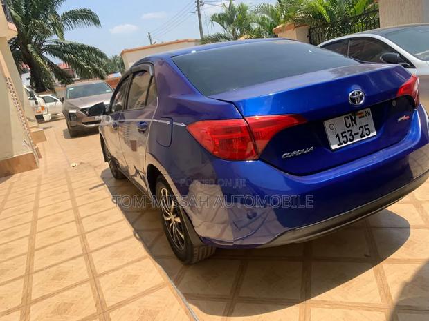 Toyota Corolla LE 4dr Sedan (1.8L 4cyl CVT) 2015 Blue