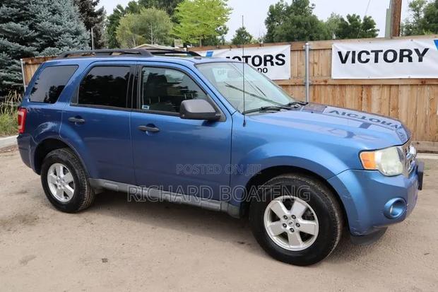 Toyota RAV4 2017 Blue