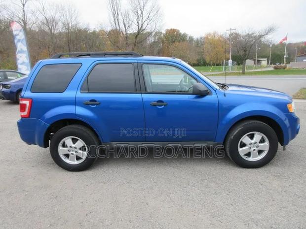 Toyota RAV4 2017 Blue