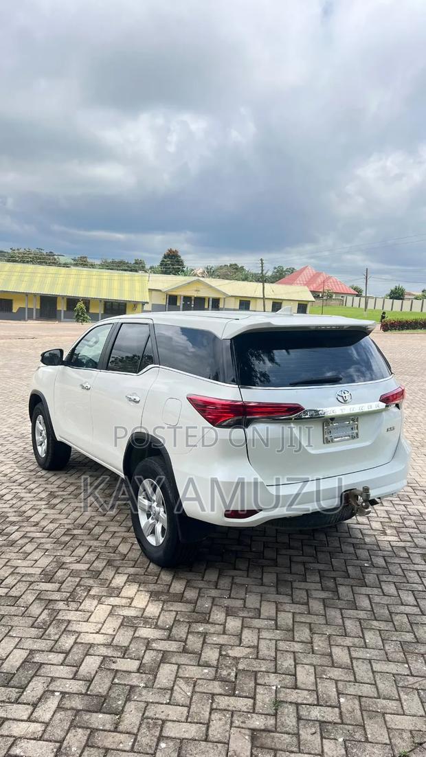 Toyota Fortuner 2.7 AWD 2019 White