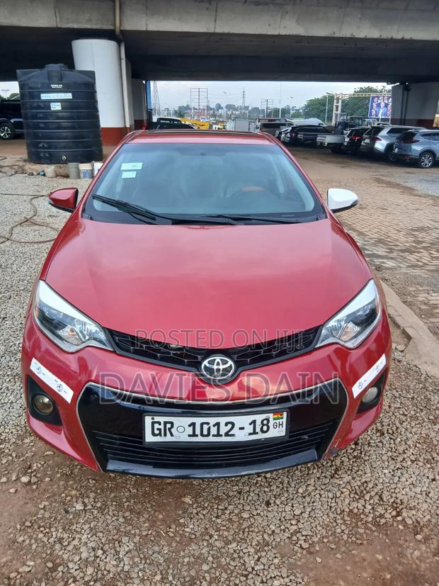 Toyota Corolla 2015 Red