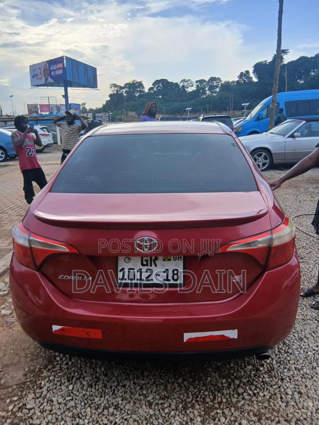 Toyota Corolla 2015 Red