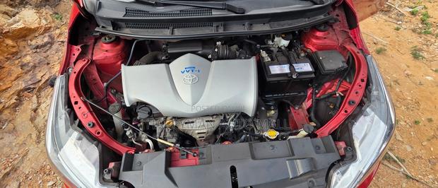 Toyota Yaris L Hatchback 5dr 2016 Red