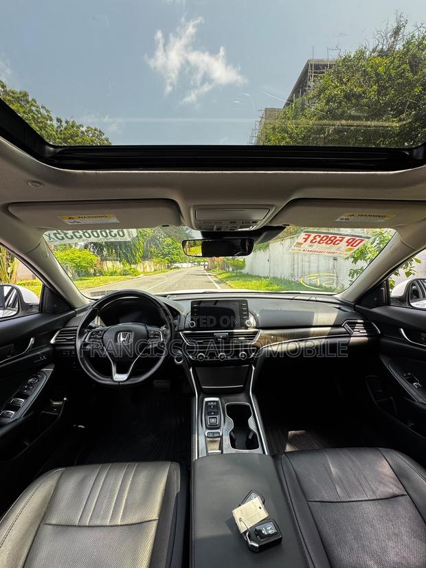 Honda Accord Touring 2.0T 2020 White