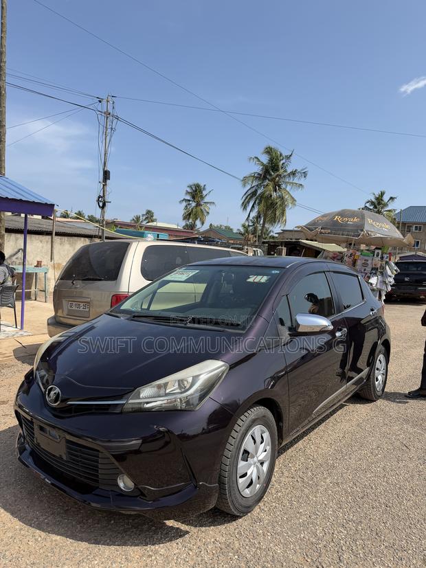Toyota Vitz 1.3 FWD 5dr 2015 Purple