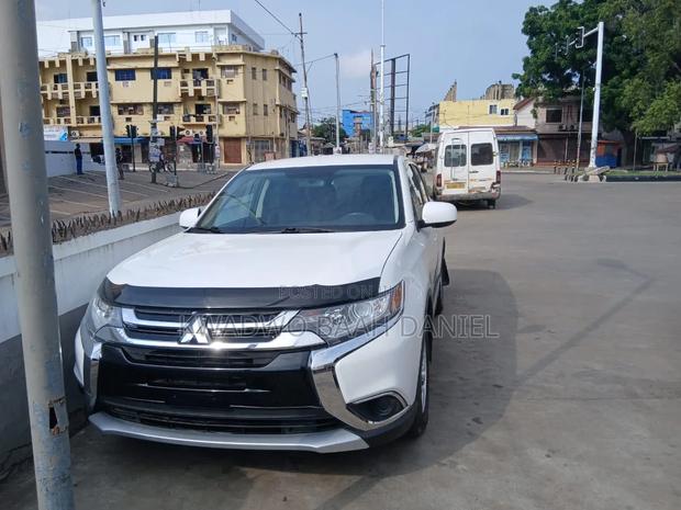 Mitsubishi Outlander 2010 White