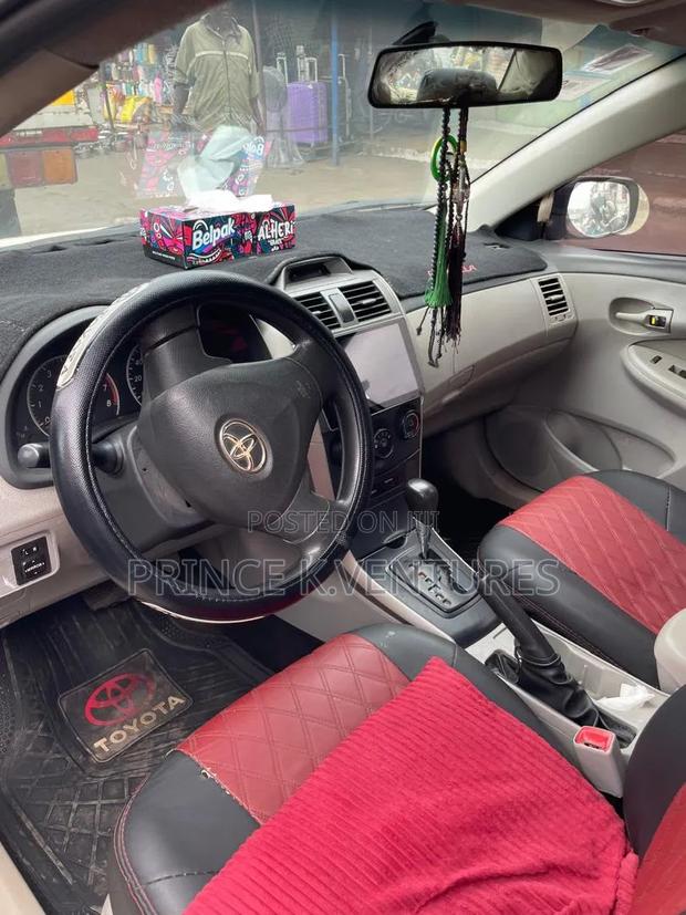 Toyota Corolla 2012 White