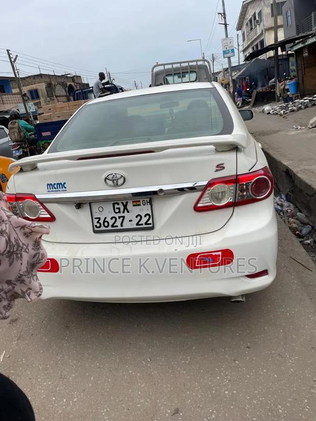 Toyota Corolla 2012 White