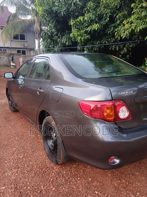 Toyota Corolla LE 4dr Sedan (1.8L 4 cyl 4A) 2009 Gray