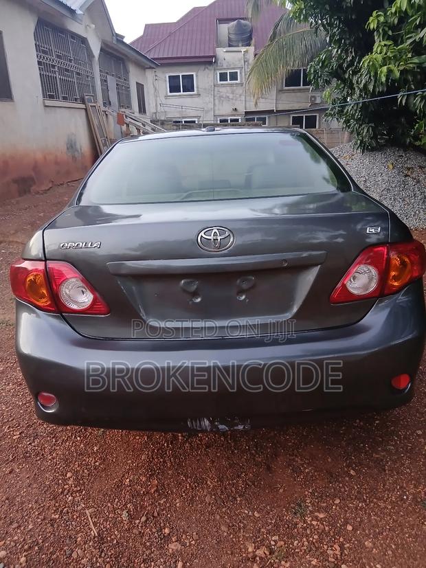 Toyota Corolla LE 4dr Sedan (1.8L 4 cyl 4A) 2009 Gray