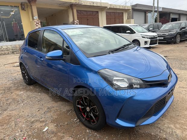 Toyota Vitz 1.5 FWD 3dr 2015 Blue
