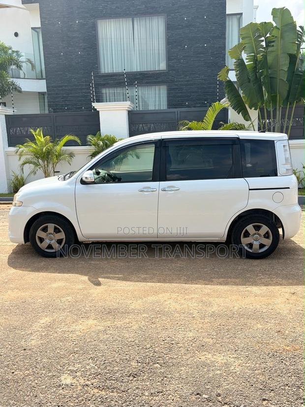 Toyota Sienta 1.5 FWD 2015 White