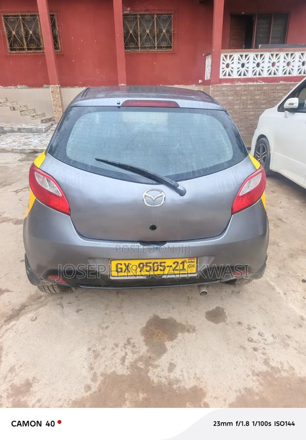 Mazda 2 1.5 Touring 2012 Gray