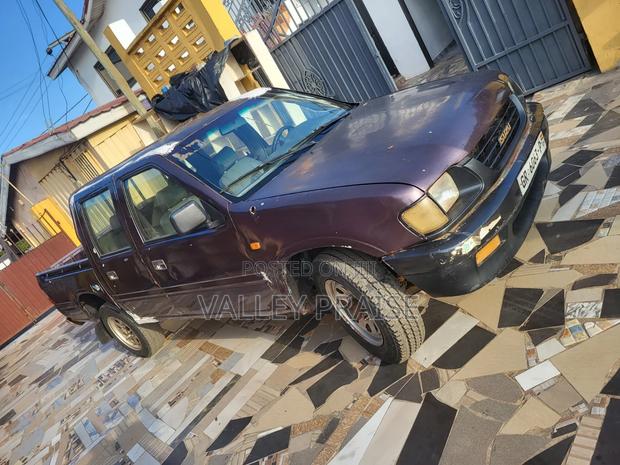 Isuzu I-Series 2005 Purple