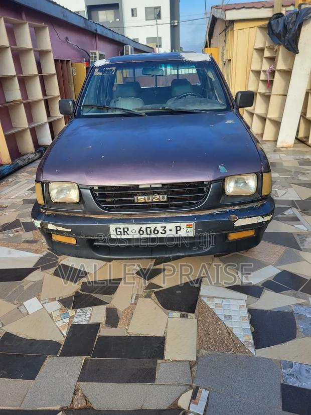 Isuzu I-Series 2005 Purple