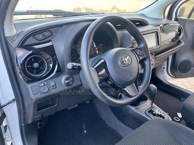 Toyota Vitz 1.3 AWD 5dr 2017 White