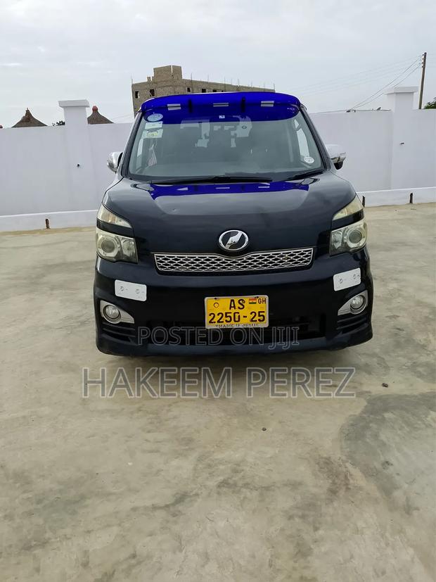 Toyota Voxy X 4WD 8-Seater 2013 Black