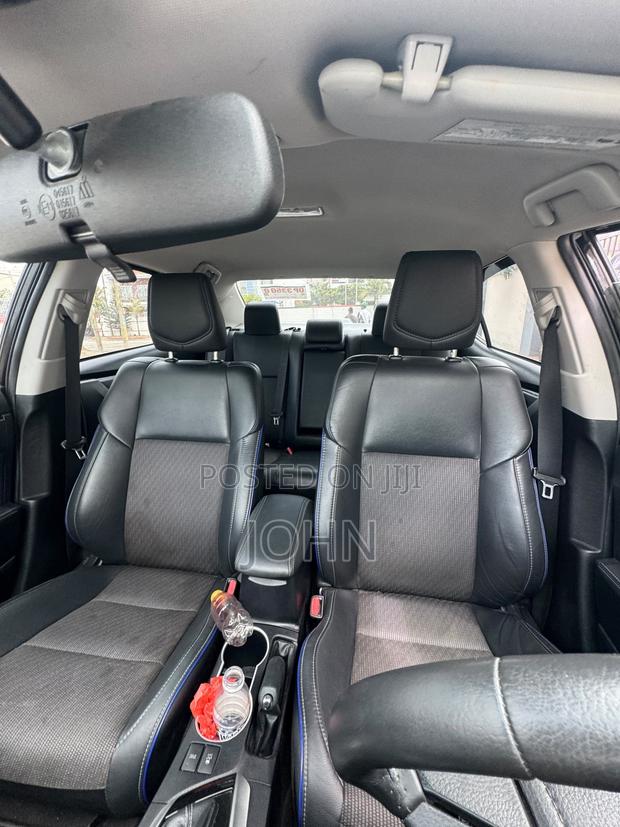 Toyota Corolla SE (1.8L 4cyl 2A) 2018 Black